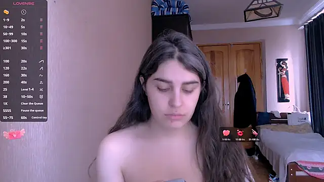 Snapshot of _Roselina_ chatting on 01.27.25 Roselina online show from 01.27.25
