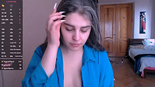 Snapshot of _Roselina_ chatting on 01.29.25 Roselina online show from 01.29.25
