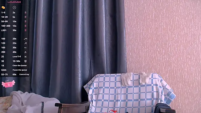 Snapshot of _Roselina_ chatting on 02.15.25 Roselina online show from 02.15.25
