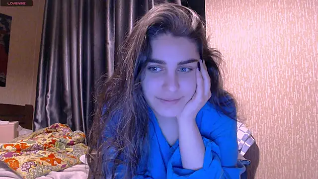 Snapshot of _Roselina_ chatting on 02.18.25 Roselina online show from 02.18.25