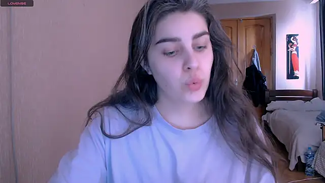 Snapshot of _Roselina_ chatting on 02.26.25 Roselina online show from 02.26.25