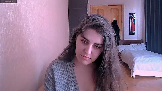 Snapshot of _Roselina_ chatting on 02.28.25 Roselina online show from 02.28.25