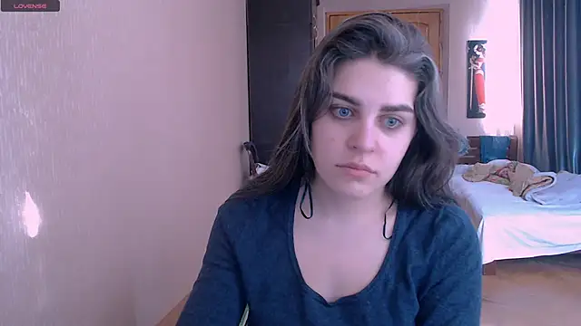 Snapshot of _Roselina_ chatting on 03.11.25 Roselina online show from 03.11.25