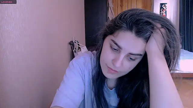 Snapshot of _Roselina_ chatting on 03.20.25 Roselina online show from 03.20.25