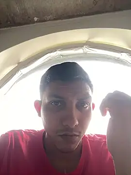 Snapshot of santoskauan chatting on 01.14.25 santoskauan online show from 01.14.25