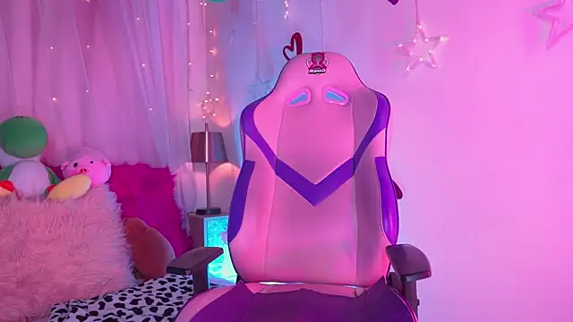 Snapshot of emma_soffia_ chatting on 03.17.25 emma soffia  online show from 03.17.25