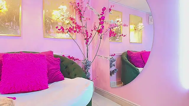 Snapshot of scarlette69 chatting on 02.16.26 scarlette69 online show from 02.16.26