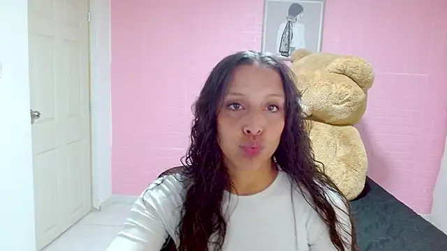 Snapshot of DULCE1609 chatting on 02.08.25 DULCE1609 online show from 02.08.25
