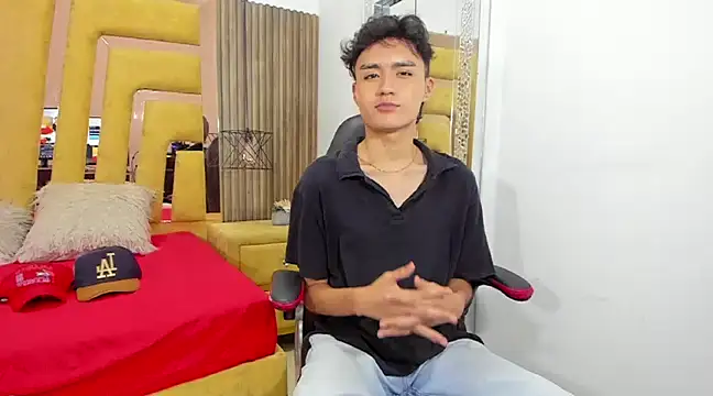 Snapshot of AiddenScott chatting on 01.25.25 AiddenScott online show from 01.25.25