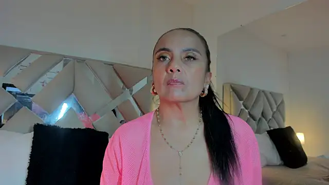 raquell moore online show from 03.22.25