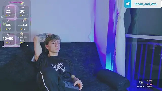 Snapshot of ethan_and_ava chatting on 10.11.25 ethan and ava online show from 10.11.25