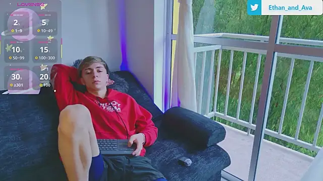 Snapshot of ethan_and_ava chatting on 10.14.25 ethan and ava online show from 10.14.25