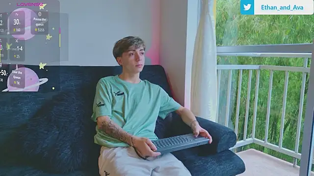 Snapshot of ethan_and_ava chatting on 10.26.25 ethan and ava online show from 10.26.25