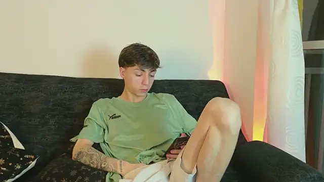 Snapshot of ethan_and_ava chatting on 02.12.26 ethan and ava online show from 02.12.26