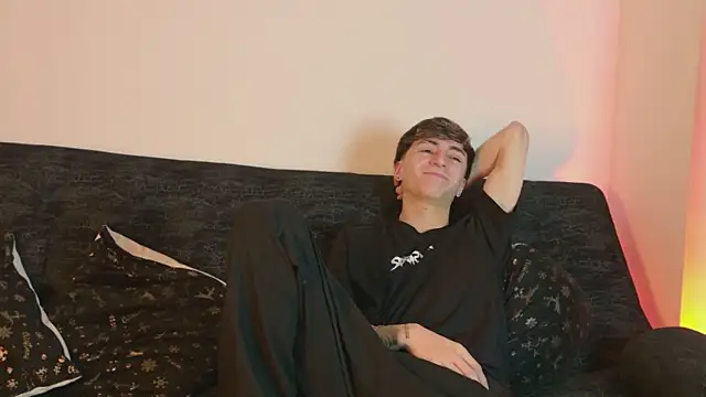 Snapshot of ethan_and_ava chatting on 02.13.26 ethan and ava online show from 02.13.26