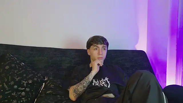 Snapshot of ethan_and_ava chatting on 02.20.26 ethan and ava online show from 02.20.26