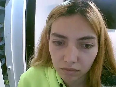 Snapshot of VittoriaTaylor chatting on 09.24.25 VittoriaTaylor online show from 09.24.25