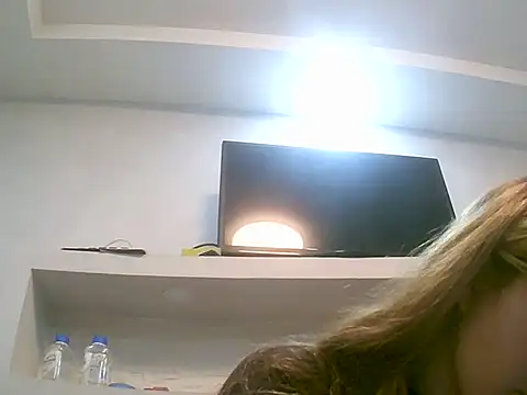 Snapshot of VittoriaTaylor chatting on 02.18.26 VittoriaTaylor online show from 02.18.26