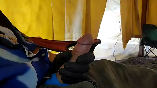 Snapshot of bwcbeat83 chatting on 10.11.25 bwcbeat83 online show from 10.11.25