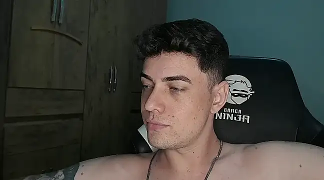 Snapshot of Dyllan__ chatting on 01.24.25 Dyllan online show from 01.24.25