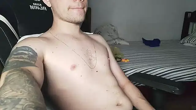 Snapshot of Dyllan__ chatting on 10.16.25 Dyllan online show from 10.16.25