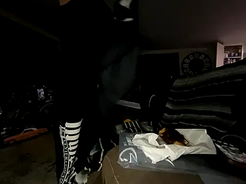 hornycouple818 online show from 09.16.25