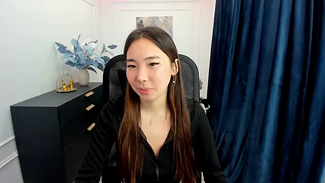 AnnaReyla online show from 09.21.25