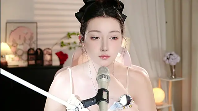 Dou-Dou-er online show from 10.16.25