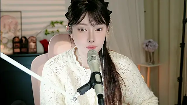 Dou-Dou-er online show from 10.20.25