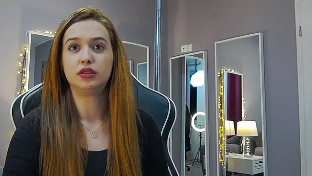 Eva Lovvia  online show from 01.21.25