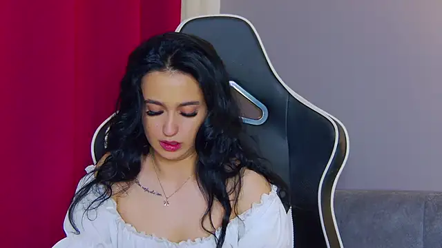 Eva Lovvia  online show from 02.11.25