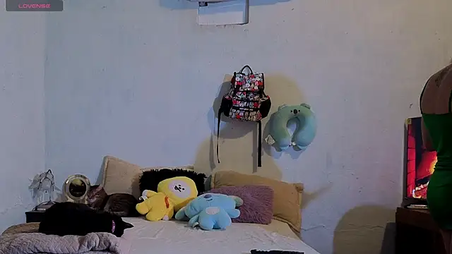 Snapshot of MARIELSINS_AND_DAIKIJACK chatting on 10.18.25 MARIELSINS AND DAIKIJACK online show from 10.18.25