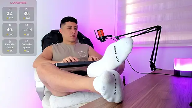 Snapshot of Fraannco chatting on 02.08.25 Fraannco online show from 02.08.25