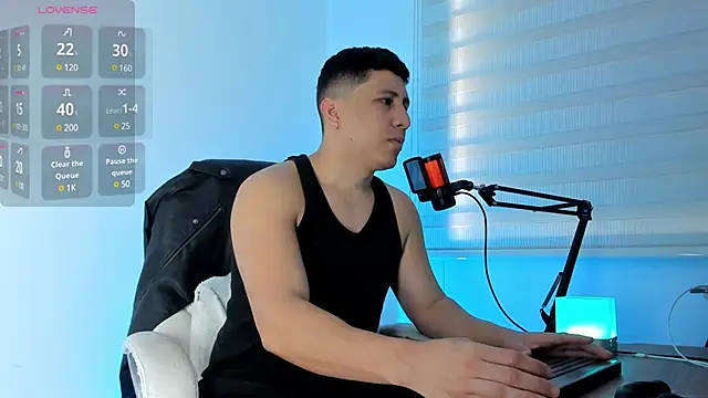 Snapshot of Fraannco chatting on 02.19.25 Fraannco online show from 02.19.25