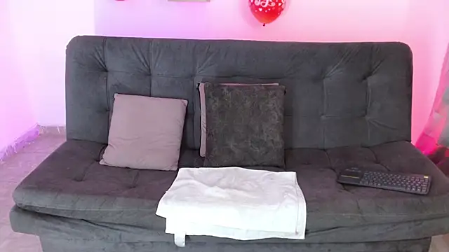Snapshot of lucie_petite chatting on 02.17.25 lucie petite online show from 02.17.25