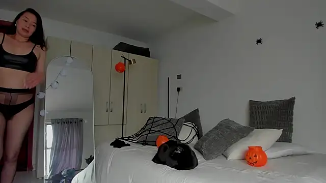 Andrewine89 online show from 10.28.25