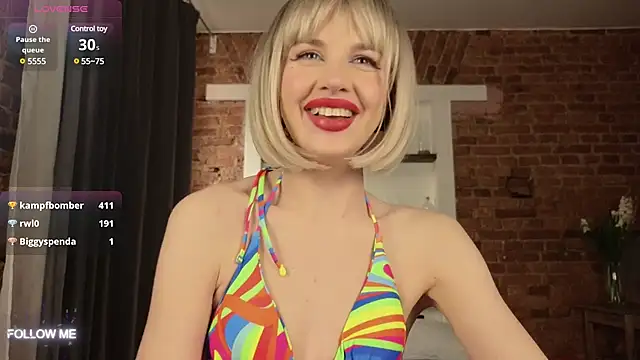 Snapshot of _TiffanyCo_ chatting on 01.19.25  TiffanyCo  online show from 01.19.25