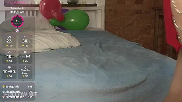 Snapshot of _TiffanyCo_ chatting on 02.01.25  TiffanyCo  online show from 02.01.25