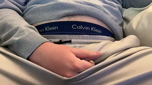 Snapshot of bmore235 chatting on 12.17.25 bmore235 online show from 12.17.25