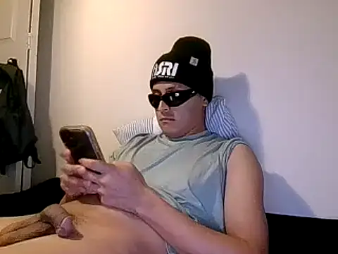 Snapshot of PerroDemonioHot chatting on 02.04.25 PerroDemonioHot online show from 02.04.25