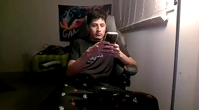 Snapshot of PerroDemonioHot chatting on 02.18.25 PerroDemonioHot online show from 02.18.25