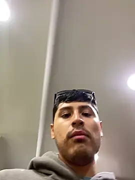 Snapshot of PerroDemonioHot chatting on 02.27.25 PerroDemonioHot online show from 02.27.25