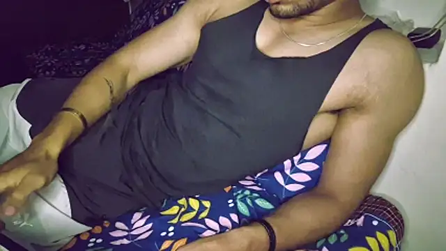 hot hunk boy online show from 11.16.25