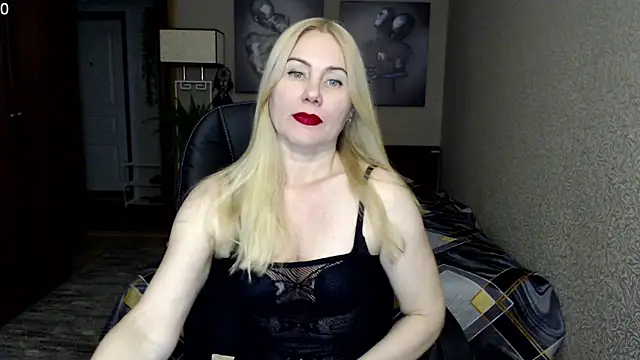 Snapshot of _Mire11a69 chatting on 02.08.25  Mire11a69 online show from 02.08.25