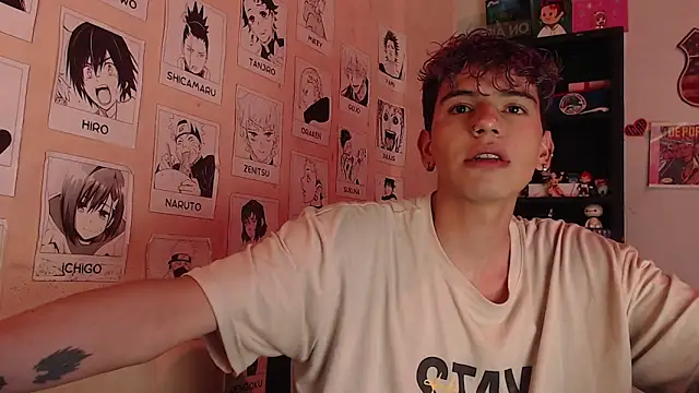 Snapshot of Mickey_Magic chatting on 01.21.25 Mickey Magic online show from 01.21.25