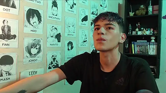 Snapshot of Mickey_Magic chatting on 01.31.25 Mickey Magic online show from 01.31.25