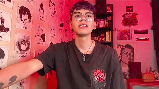 Snapshot of Mickey_Magic chatting on 02.08.25 Mickey Magic online show from 02.08.25