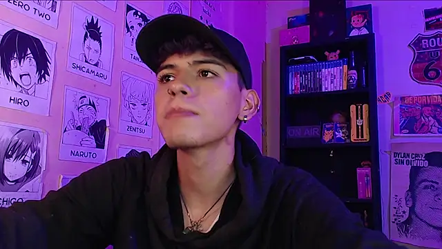 Snapshot of Mickey_Magic chatting on 02.09.25 Mickey Magic online show from 02.09.25