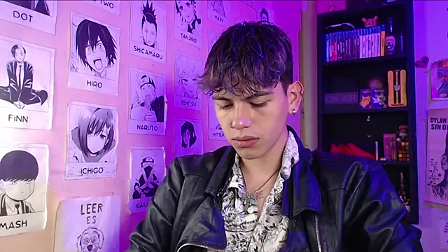 Snapshot of Mickey_Magic chatting on 02.14.25 Mickey Magic online show from 02.14.25