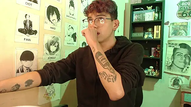 Snapshot of Mickey_Magic chatting on 02.16.25 Mickey Magic online show from 02.16.25